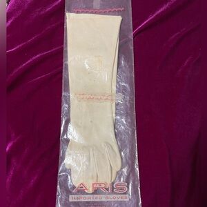 ARIS White Vintage Gloves
